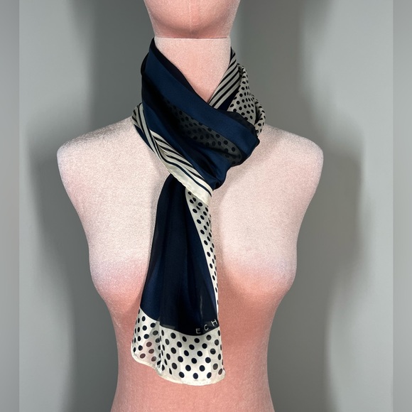 GUC Echo Shadow Striped Scarf - Picture 5 of 9